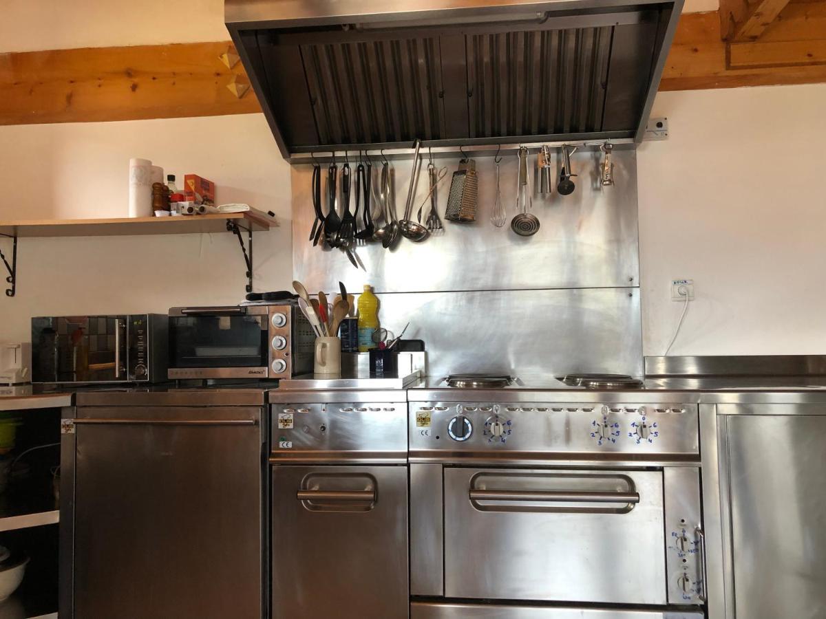 Central Hostel Châtel Eksteriør bilde