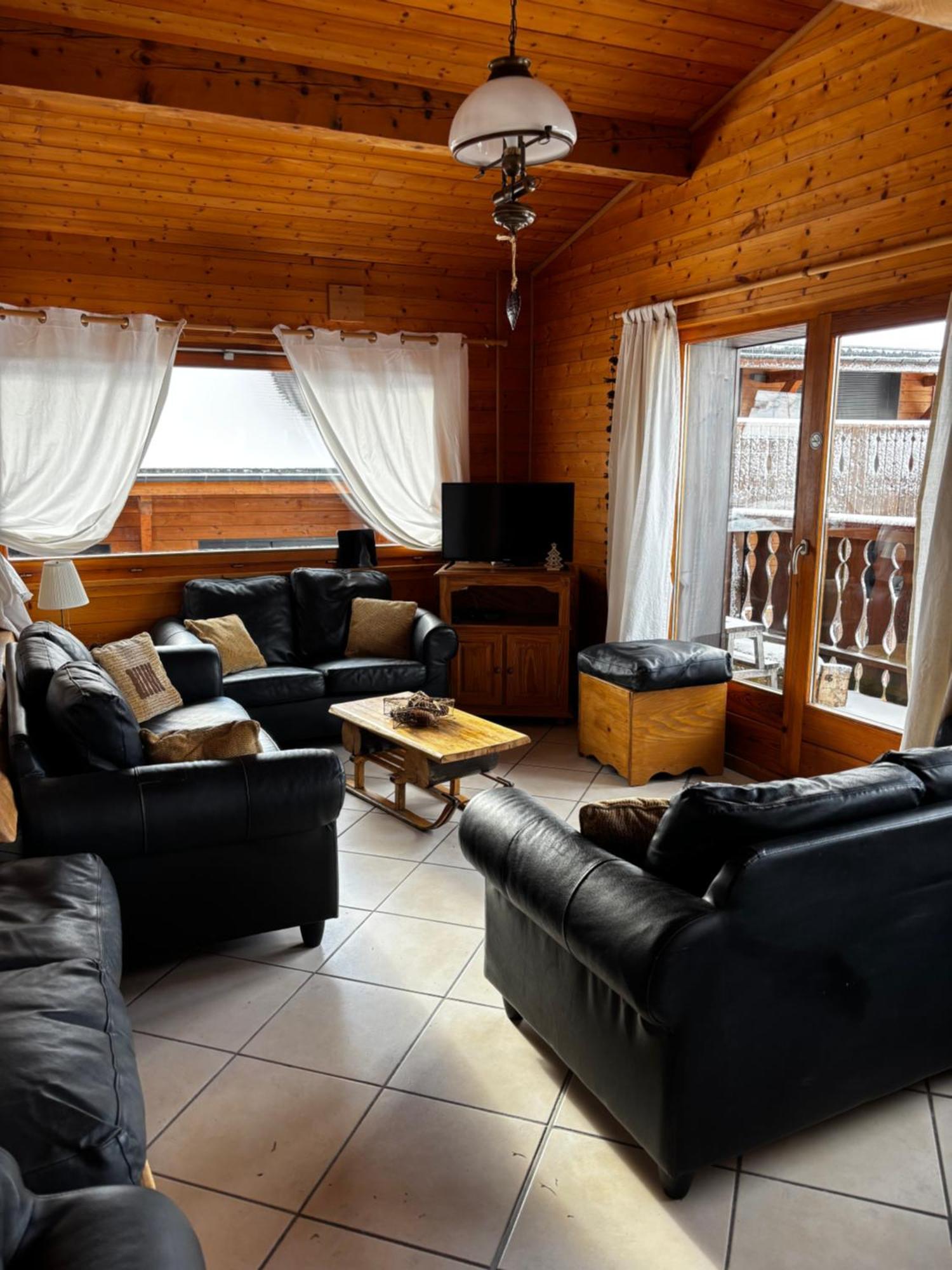Central Hostel Châtel Eksteriør bilde