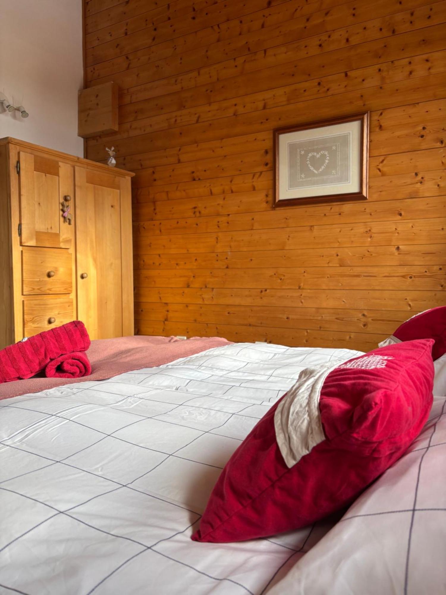 Central Hostel Châtel Eksteriør bilde