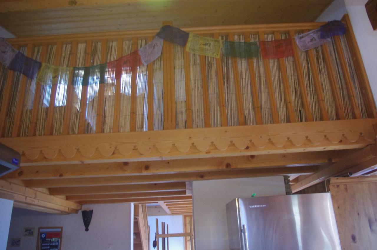 Central Hostel Châtel Eksteriør bilde