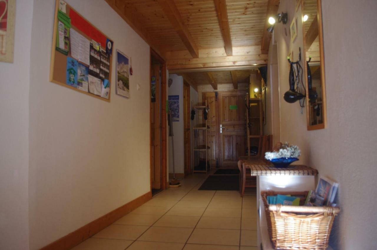 Central Hostel Châtel Eksteriør bilde
